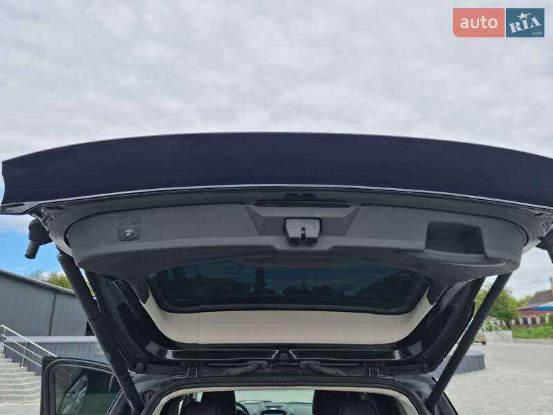 Внедорожник / Кроссовер Ford Escape 2017 в Новоукраинке