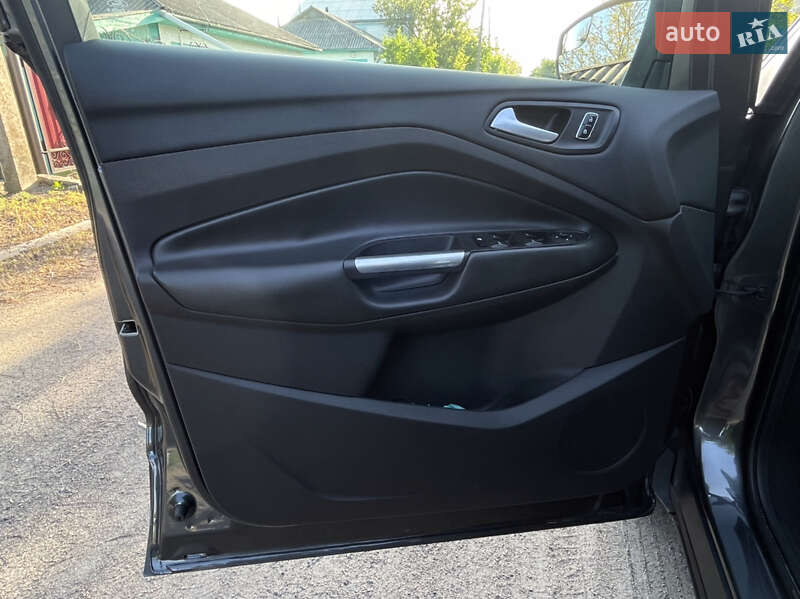 Внедорожник / Кроссовер Ford Escape 2016 в Гайвороне