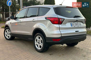 Внедорожник / Кроссовер Ford Escape 2019 в 