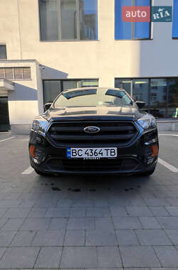 Внедорожник / Кроссовер Ford Escape 2018 в 