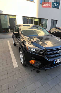 Внедорожник / Кроссовер Ford Escape 2018 в 