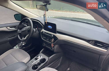 Позашляховик / Кросовер Ford Escape 2020 в 