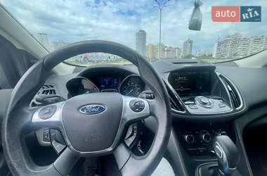 Внедорожник / Кроссовер Ford Escape 2014 в 
