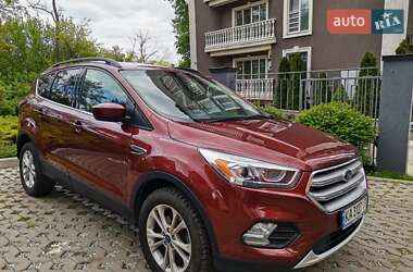 Внедорожник / Кроссовер Ford Escape 2017 в Киеве