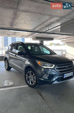 Внедорожник / Кроссовер Ford Escape 2017 в Одессе