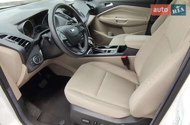 Внедорожник / Кроссовер Ford Escape 2019 в 