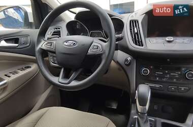 Внедорожник / Кроссовер Ford Escape 2019 в 