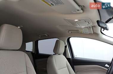 Внедорожник / Кроссовер Ford Escape 2019 в 