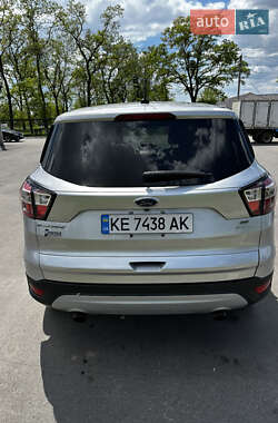 Внедорожник / Кроссовер Ford Escape 2017 в 