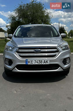 Внедорожник / Кроссовер Ford Escape 2017 в 