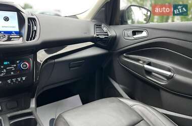 Внедорожник / Кроссовер Ford Escape 2017 в 