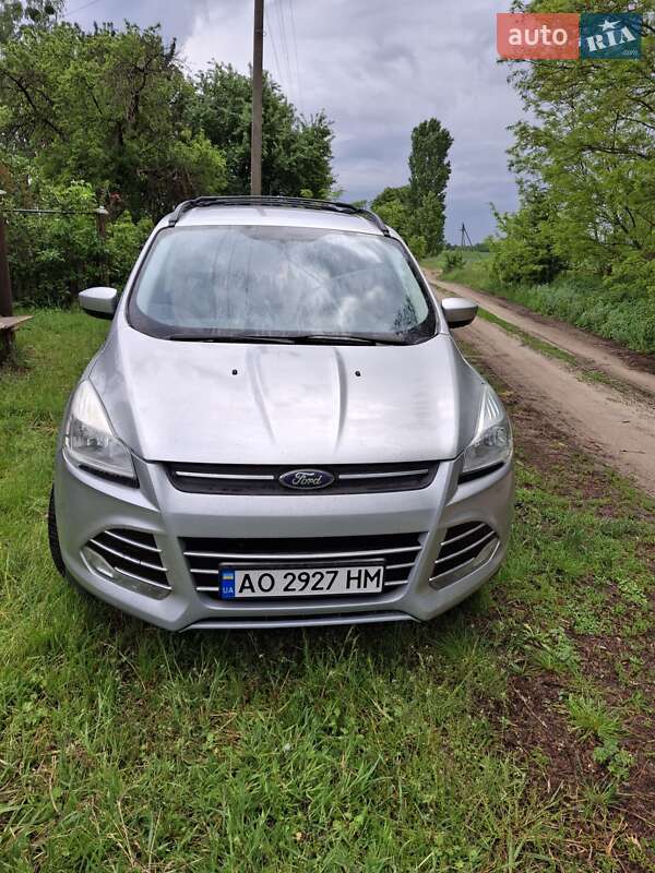 Позашляховик / Кросовер Ford Escape 2015 в 