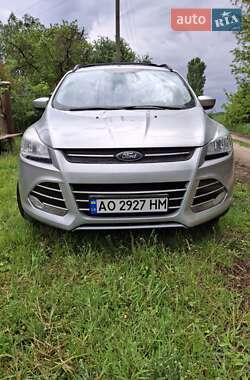 Позашляховик / Кросовер Ford Escape 2015 в 