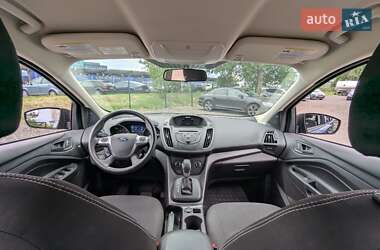 Внедорожник / Кроссовер Ford Escape 2015 в 