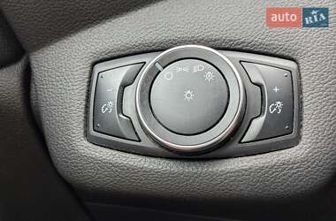 Внедорожник / Кроссовер Ford Escape 2015 в 