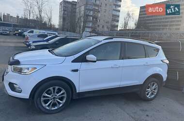 Внедорожник / Кроссовер Ford Escape 2017 в Кривом Роге