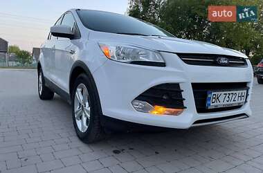 Позашляховик / Кросовер Ford Escape 2015 в 