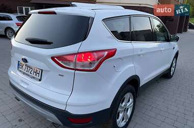 Позашляховик / Кросовер Ford Escape 2015 в 