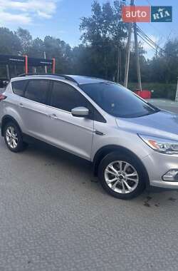 Внедорожник / Кроссовер Ford Escape 2019 в 