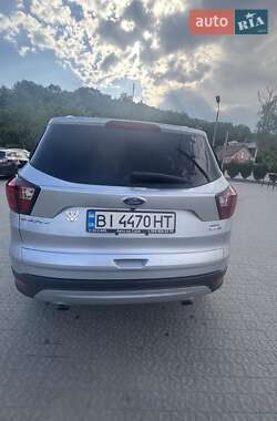 Внедорожник / Кроссовер Ford Escape 2019 в 