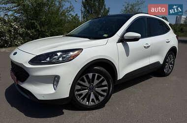 Внедорожник / Кроссовер Ford Escape 2020 в 