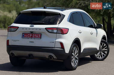 Внедорожник / Кроссовер Ford Escape 2020 в 