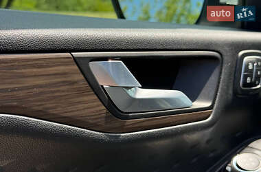 Внедорожник / Кроссовер Ford Escape 2020 в 