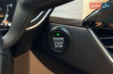 Внедорожник / Кроссовер Ford Escape 2020 в 