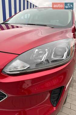 Внедорожник / Кроссовер Ford Escape 2019 в 