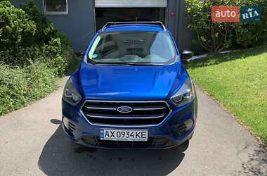 Позашляховик / Кросовер Ford Escape 2017 в Києві