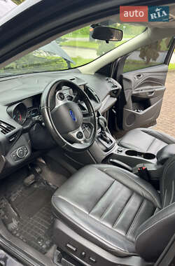 Позашляховик / Кросовер Ford Escape 2014 в 