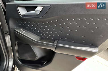 Внедорожник / Кроссовер Ford Escape 2020 в 
