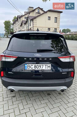 Внедорожник / Кроссовер Ford Escape 2021 в 