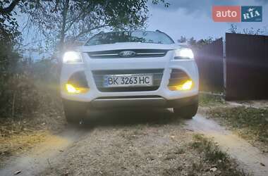 Внедорожник / Кроссовер Ford Escape 2016 в Вараше