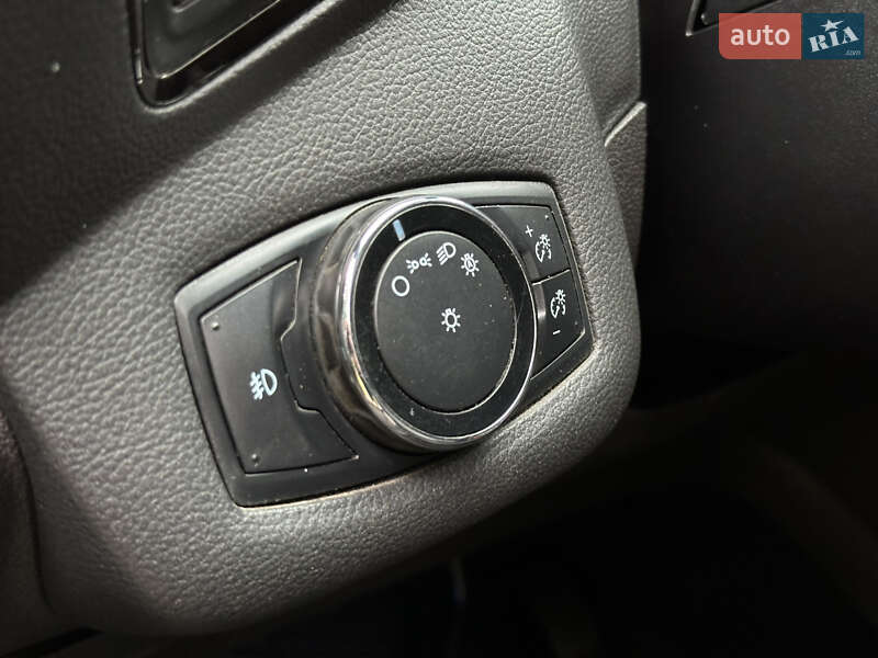 Позашляховик / Кросовер Ford Escape 2013 в Миколаєві