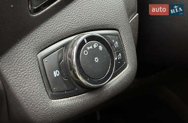 Внедорожник / Кроссовер Ford Escape 2013 в 