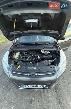 Позашляховик / Кросовер Ford Escape 2014 в 