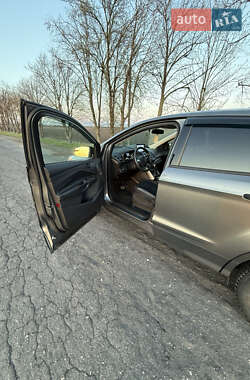 Позашляховик / Кросовер Ford Escape 2014 в 