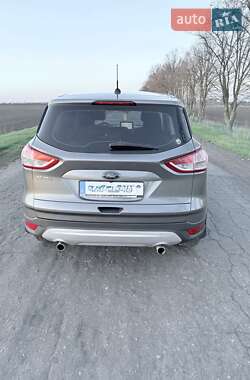 Позашляховик / Кросовер Ford Escape 2014 в 