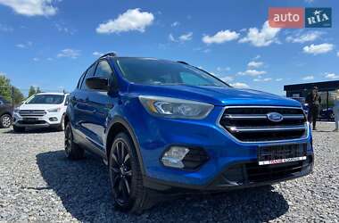 Внедорожник / Кроссовер Ford Escape 2017 в Львове