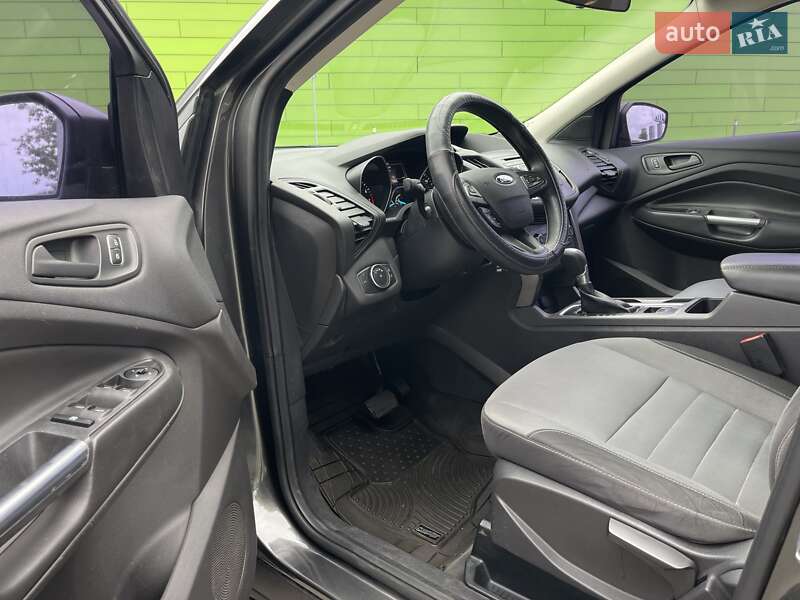 Внедорожник / Кроссовер Ford Escape 2018 в Киеве