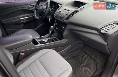 Внедорожник / Кроссовер Ford Escape 2018 в 