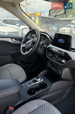 Внедорожник / Кроссовер Ford Escape 2019 в 