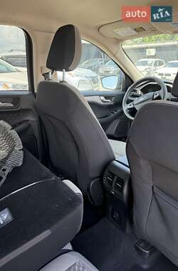 Внедорожник / Кроссовер Ford Escape 2019 в 