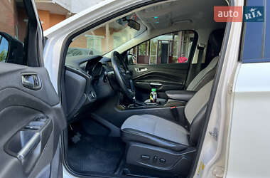 Внедорожник / Кроссовер Ford Escape 2017 в 