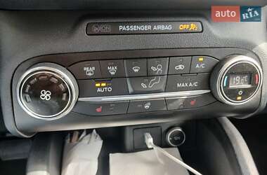 Внедорожник / Кроссовер Ford Escape 2020 в 
