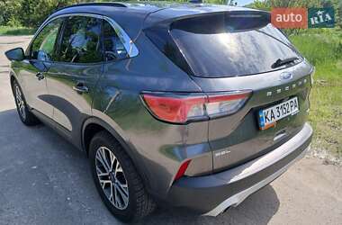 Внедорожник / Кроссовер Ford Escape 2020 в 