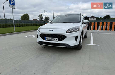 Внедорожник / Кроссовер Ford Escape 2021 в 