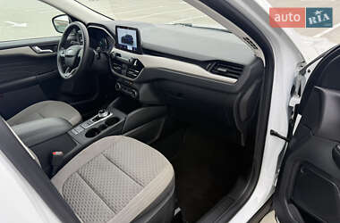 Внедорожник / Кроссовер Ford Escape 2021 в 