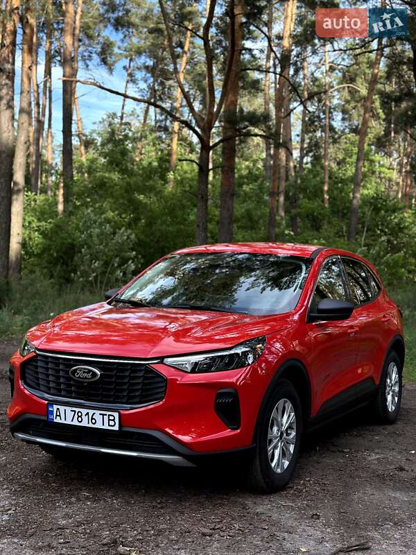 Внедорожник / Кроссовер Ford Escape 2024 в 